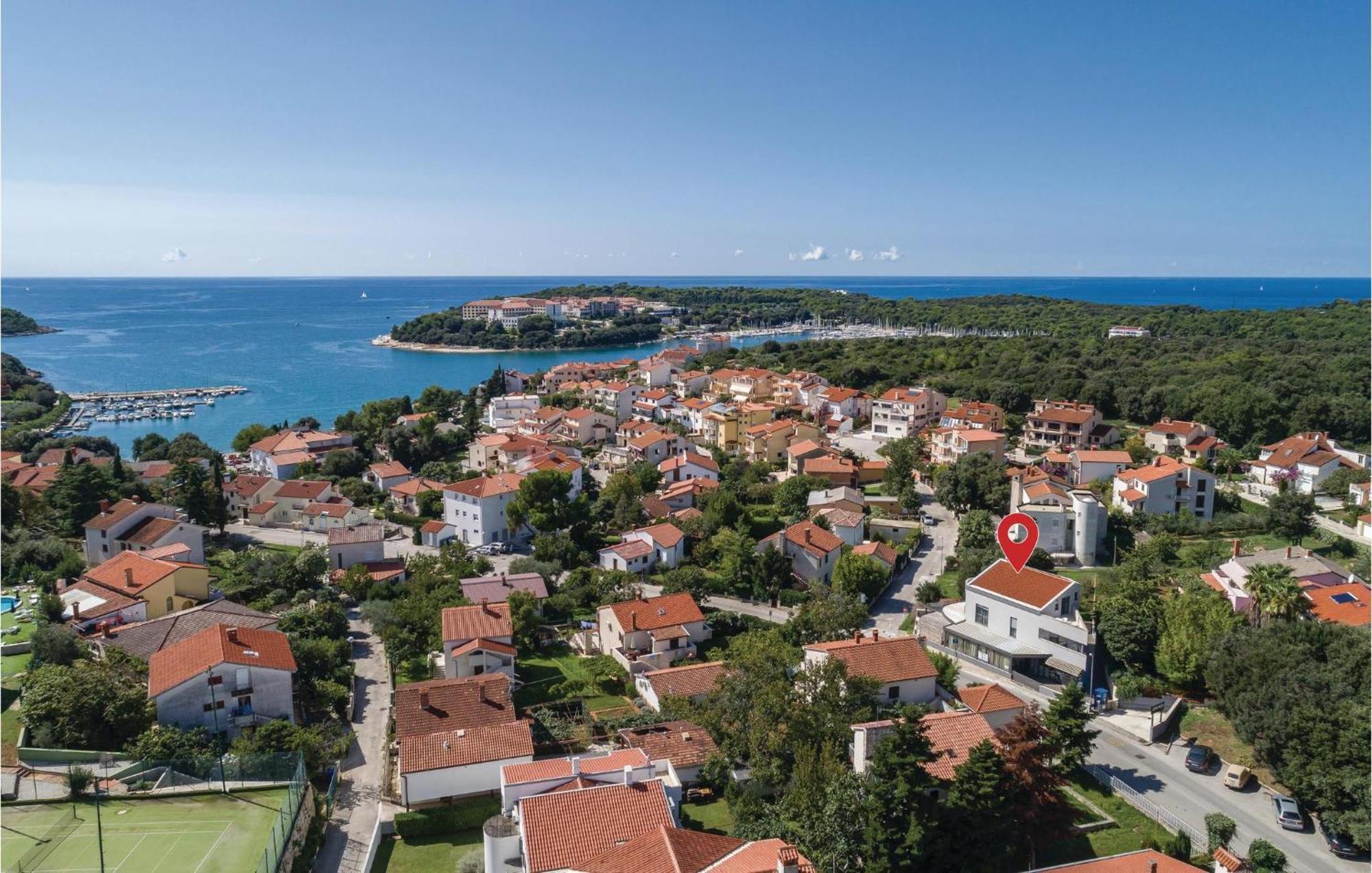 Stunning Apartment In Pjescana Uvala With Wifi Exterior photo
