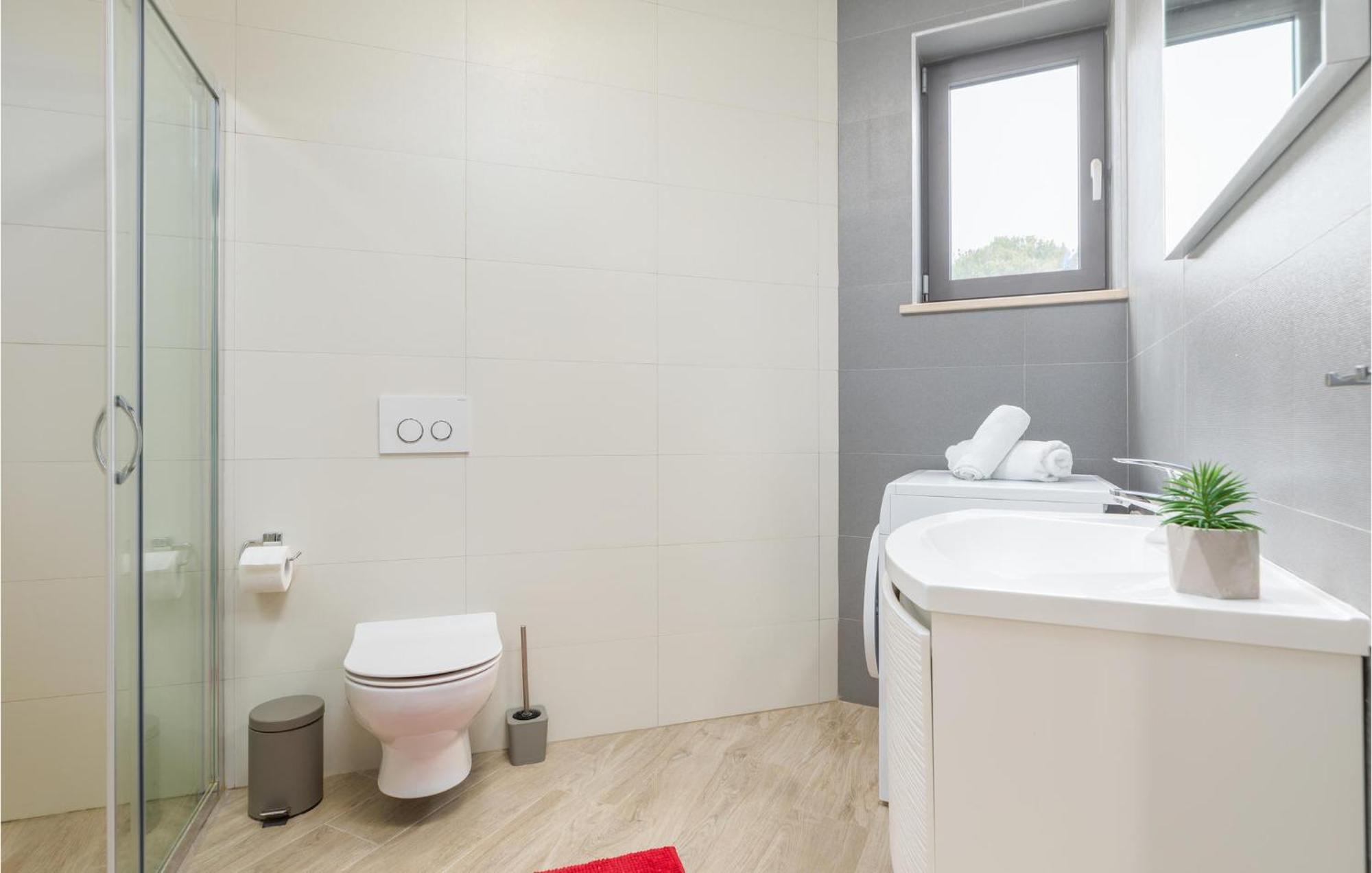 Stunning Apartment In Pjescana Uvala With Wifi Exterior photo